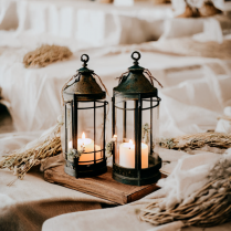 DIY Centerpiece: Lanterns for Wedding Tables on a Budget