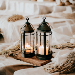 DIY Centerpiece: Lanterns for Wedding Tables on a Budget