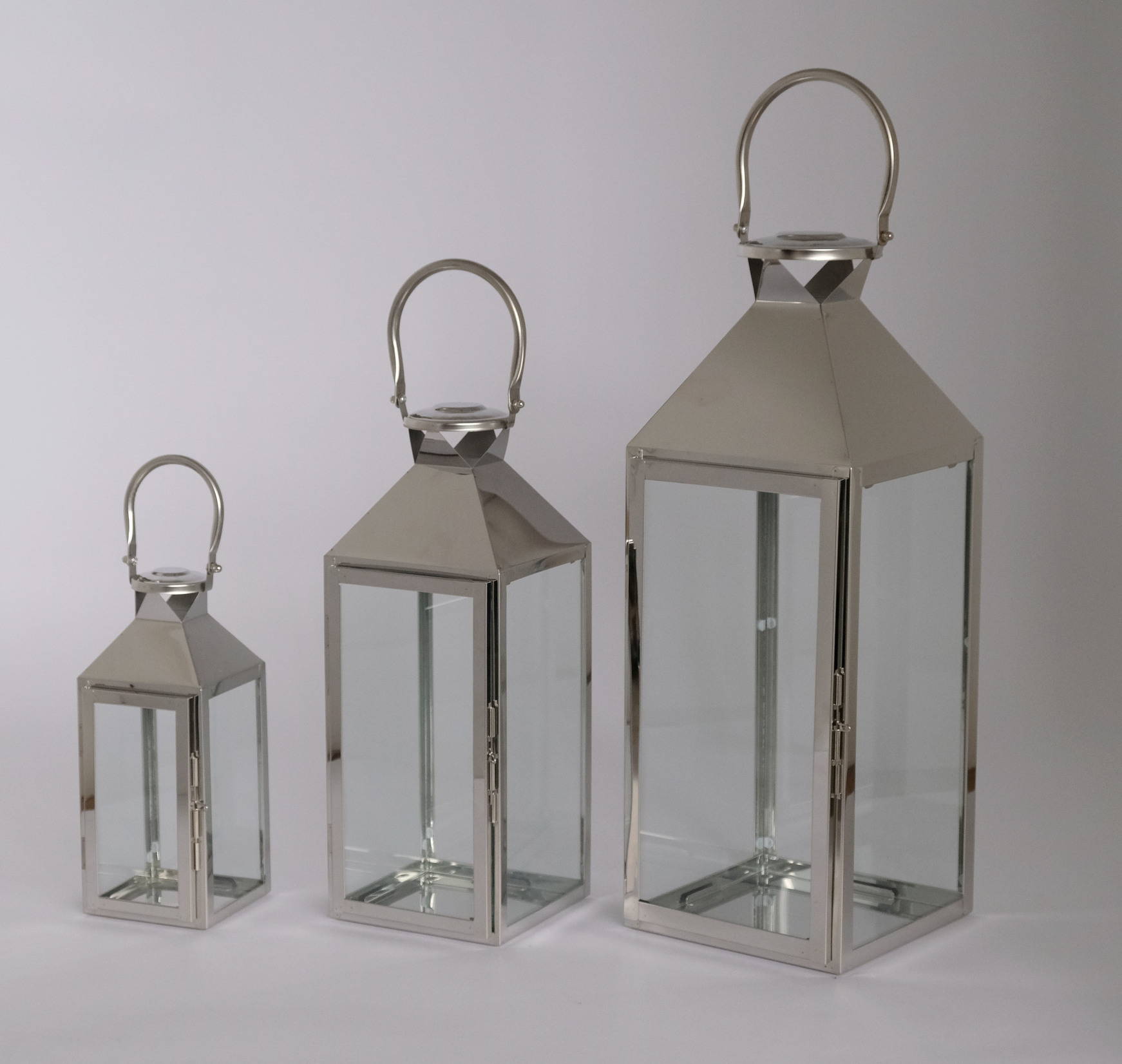 New design metal polished lantern for home and garden decor use handmade stainless steel lantern for wedding and festive season JL070011