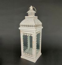 Glass Lantern vs Metal Lantern: Lighting Effect Comparison