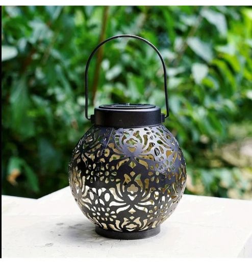 Hollowed-Out Metal Lantern Outdoor Decorative Lamp Solar Lanterns Hanging Lights Lawn Pathway Lights